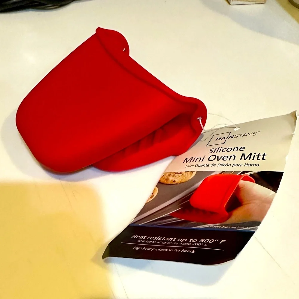 MAINSTAYS MINI SILICONE OVEN MITT POT HOLDER HOT PAD HEAT PROTECTION SHARK BITE
